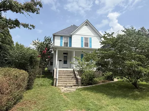 412 W Ridgeway St, Clifton Forge, VA 24422