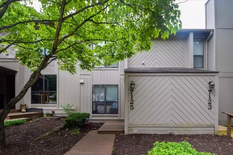 7125 Woods Crossing Dr, Roanoke, VA 24018
