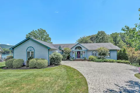 70 Sandy Edge Cir, Penhook, VA 24137