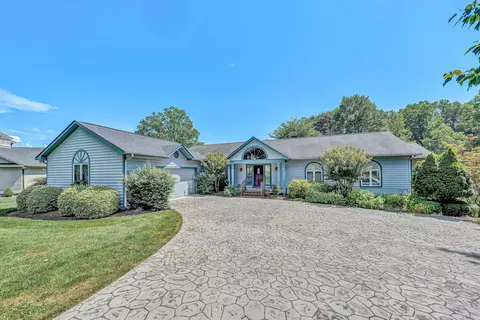 70 Sandy Edge Cir, Penhook, VA 24137 photo 2