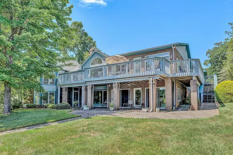 70 Sandy Edge Cir, Penhook, VA 24137 photo 3