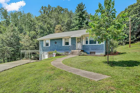 2332 Rutrough Rd SE, Roanoke, VA 24014