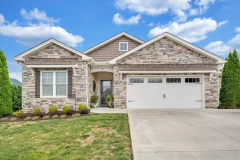 38 Luna Ct, Roanoke, VA 24019