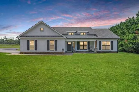 915 Morewood Rd, Hardy, VA 24101