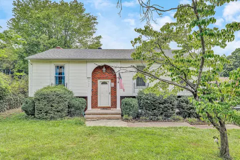 3920 Kentland Dr, Roanoke, VA 24018