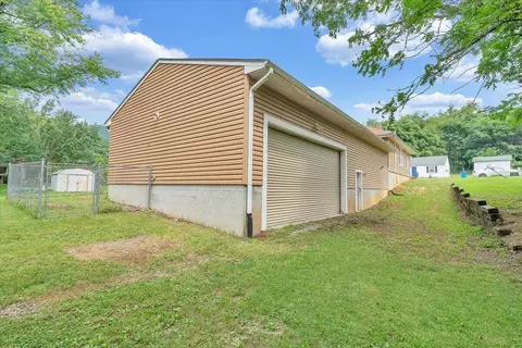 Exterior - 1349 Rose Ave SE, Roanoke, VA 24014 photo 3 of 6