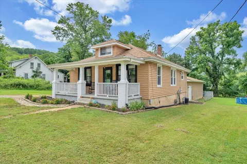 Exterior - 1349 Rose Ave SE, Roanoke, VA 24014 photo 6 of 6