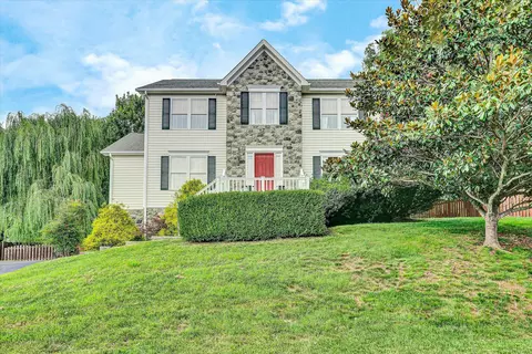 6013 Apple Harvest Dr, Roanoke, VA 24012