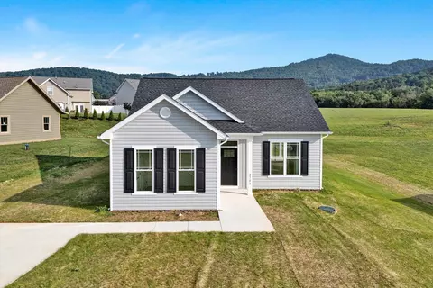 2704 Staton Dr, Vinton, VA 24179