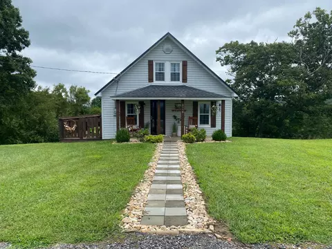 3119 Indian Valley Rd NW, Radford, VA 24141