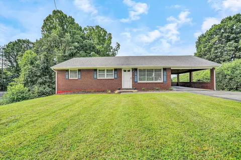 15 Whitten St, Rocky Mount, VA 24151