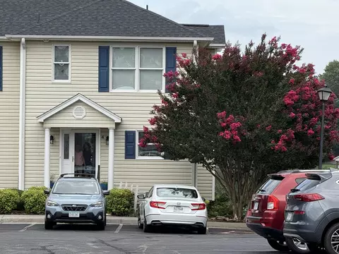 575 Cambridge Ct #G4, Hardy, VA 24101