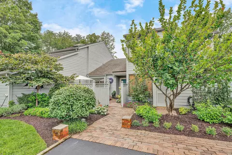 2553 S Clearing Rd, Salem, VA 24153
