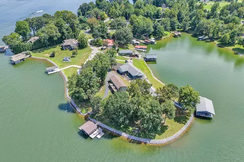 192 Twin Coves Dr, Moneta, VA 24121