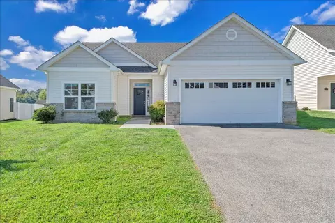 2910 Mystique Ct, Roanoke, VA 24012