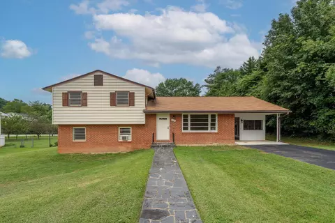 3153 Shorthorn Dr SW, Roanoke, VA 24018