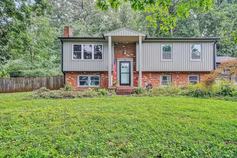 17 Cedarbrook Ln, Blue Ridge, VA 24064