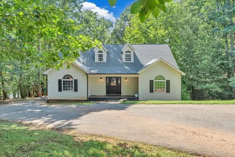 709 Forest Lawn Dr, Moneta, VA 24121