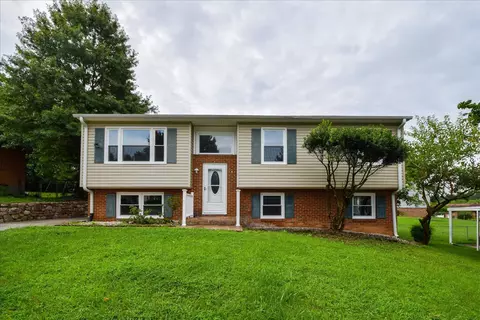 5532 Twilight Rd, Roanoke, VA 24019