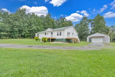 25 Dixie Dr, Rocky Mount, VA 24151 photo 2