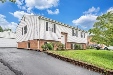 829 Pyrtle Dr, Salem, VA 24153