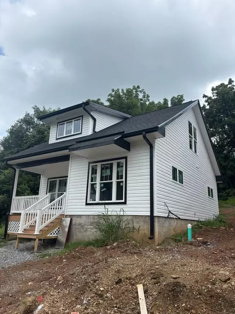 215 Harrison Ave NW, Roanoke, VA 24016