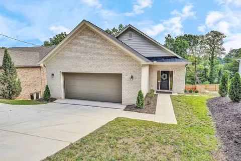 2762 Mcvitty Rd, Roanoke, VA 24018
