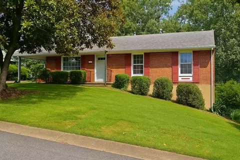 5223 Quail Hollow Cir, Roanoke, VA 24019