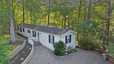 518 Ridgelake Rd, Goodview, VA 24095