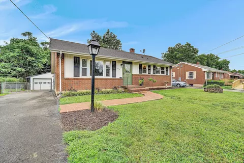440 Frances Dr NW, Roanoke, VA 24017