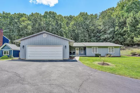 180 Forest Dr, Salem, VA 24153