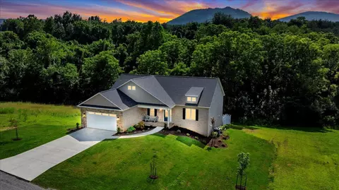 447 Hollymeade Ln, Daleville, VA 24083
