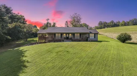 7093 Old Fincastle Rd, Fincastle, VA 24090
