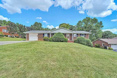 6727 Northway Dr, Roanoke, VA 24019