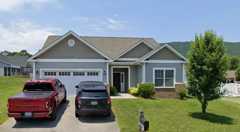 2912 Golden Ivy Dr, Roanoke, VA 24012