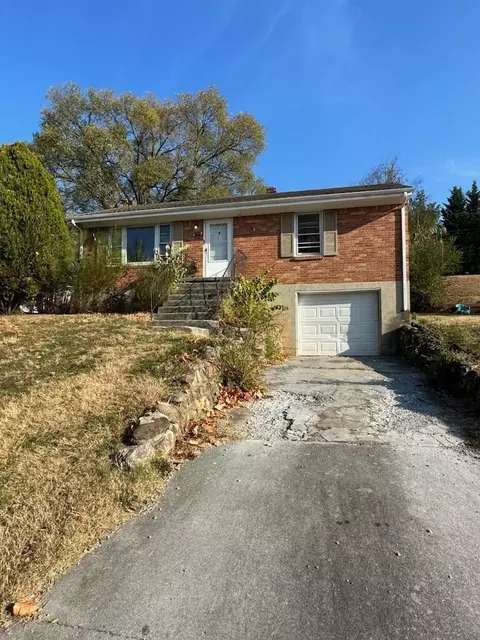 4783 Showalter Rd NW, Roanoke, VA 24017
