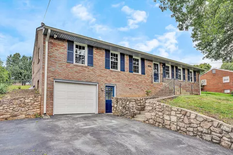 110 Barbara Ln, Roanoke, VA 24019