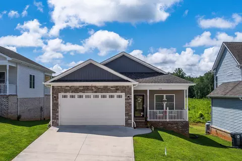 1103 Emerald Crest Dr, Bedford, VA 24523