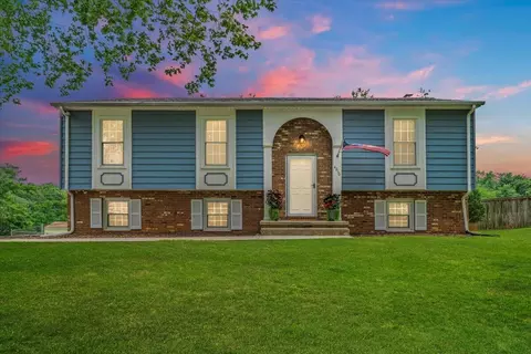 4216 Whitehall Cir, Roanoke, VA 24018