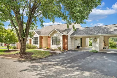 6920 Scotch Pine Ln, Roanoke, VA 24019