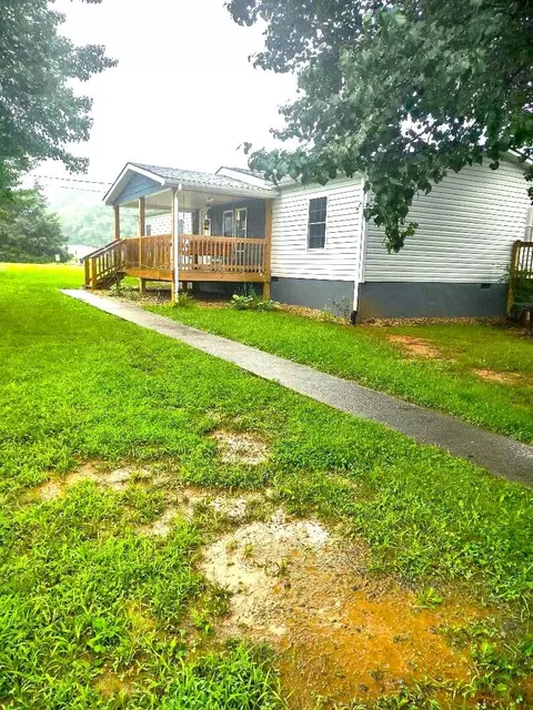 878 Colonial Tpke, Rocky Mount, VA 24151
