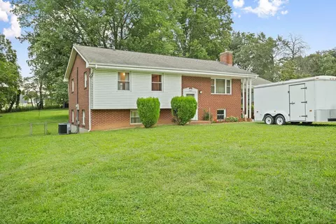 5840 Viewpoint Ave, Salem, VA 24153