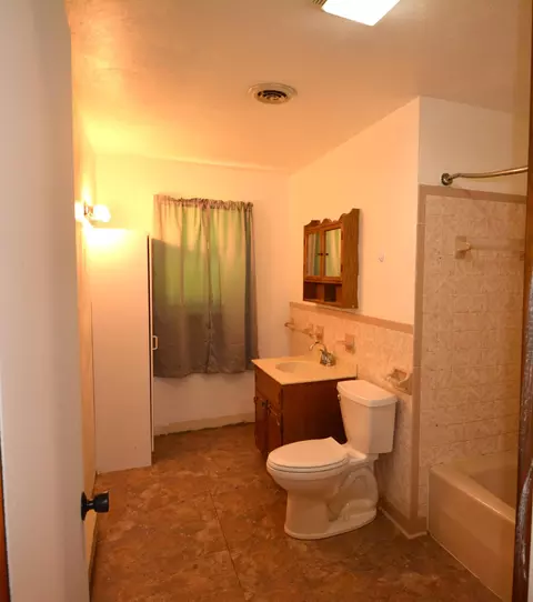 Bath - 6893 Franklin St, Ferrum, VA 24088 photo 1 of 2