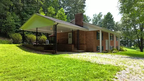 Exterior - 6893 Franklin St, Ferrum, VA 24088 photo 2 of 3