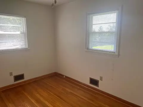 Bedroom - 5771 Mountain Valley Rd, Axton, VA 24054 photo 2 of 2