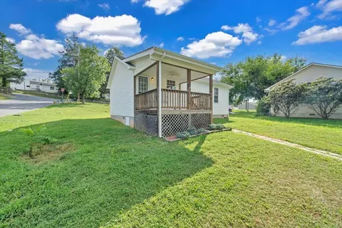 Exterior - 530 E Jackson Ave, Vinton, VA 24179 photo 10 of 12