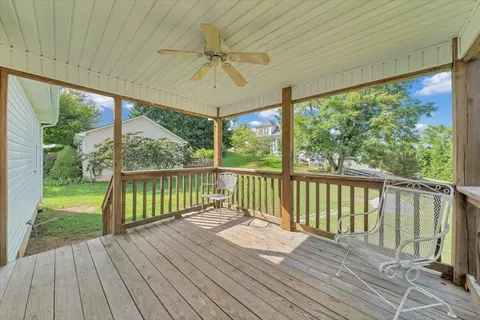 Exterior - 530 E Jackson Ave, Vinton, VA 24179 photo 5 of 12