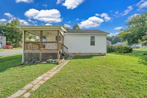 Exterior - 530 E Jackson Ave, Vinton, VA 24179 photo 9 of 12