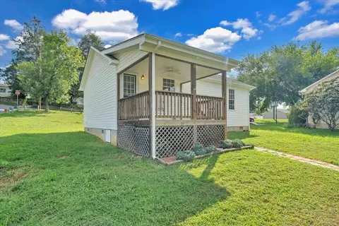 Exterior - 530 E Jackson Ave, Vinton, VA 24179 photo 12 of 12