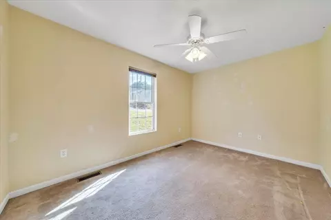 Bedroom - 530 E Jackson Ave, Vinton, VA 24179 photo 3 of 4